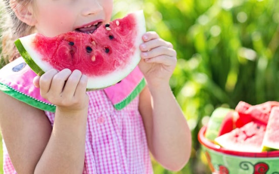 Verão Saudável: Cuidados Essenciais com Alimentação e Hidratação