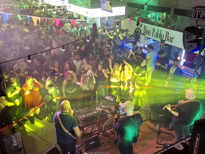 CarnaUAI: Alegria do Carnaval Brasileiro Também Pulsou em Braga