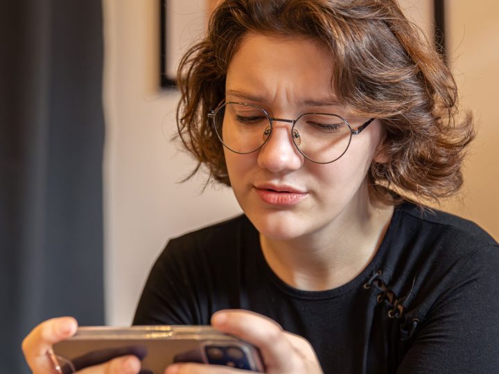 Conectados o tempo todo, sozinhos ao mesmo tempo